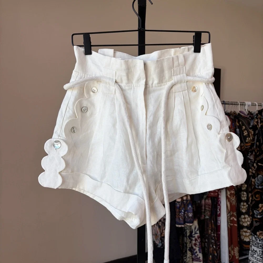 Farm Rio: Off-White Wavy Pockets Premium Linen Shorts - Picture 8 of 11